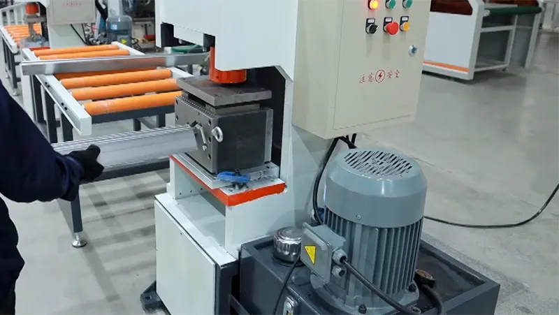 Máy đột dập đơn/đôi