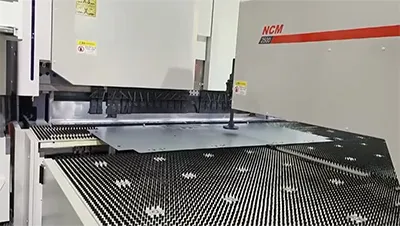 Trung tâm chấn CNC/Máy chấn tôn